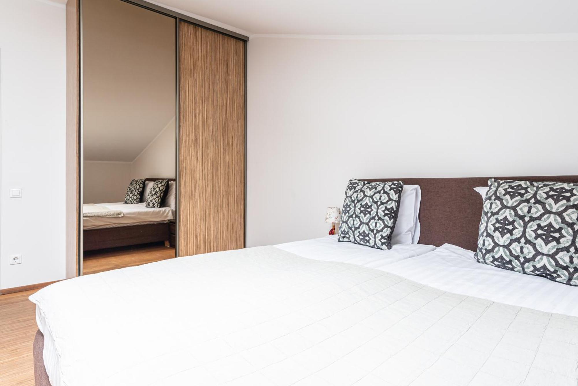 Yoga Residence Apartments Таллин Экстерьер фото